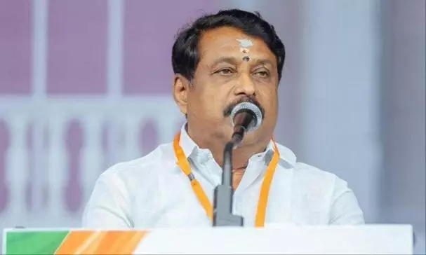 Nainar Nagendran’s remarks on CM Vijay’s mother spark political row Nainar Nagendran’s remarks on CM Vijay’s mother spark political row