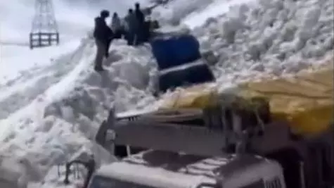avalanches on Srinagar-Leh highway