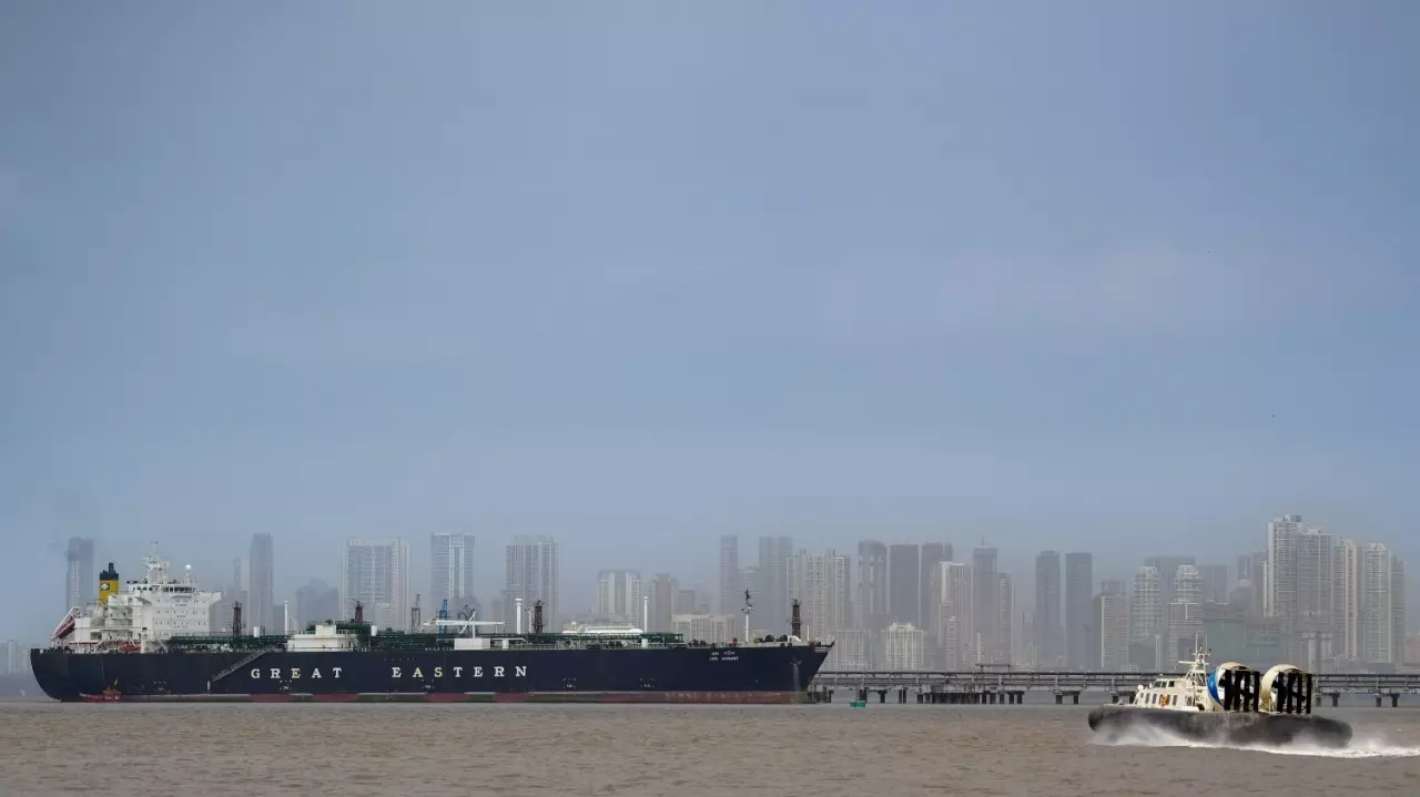 Jag Vasant, Strait of Hormuz