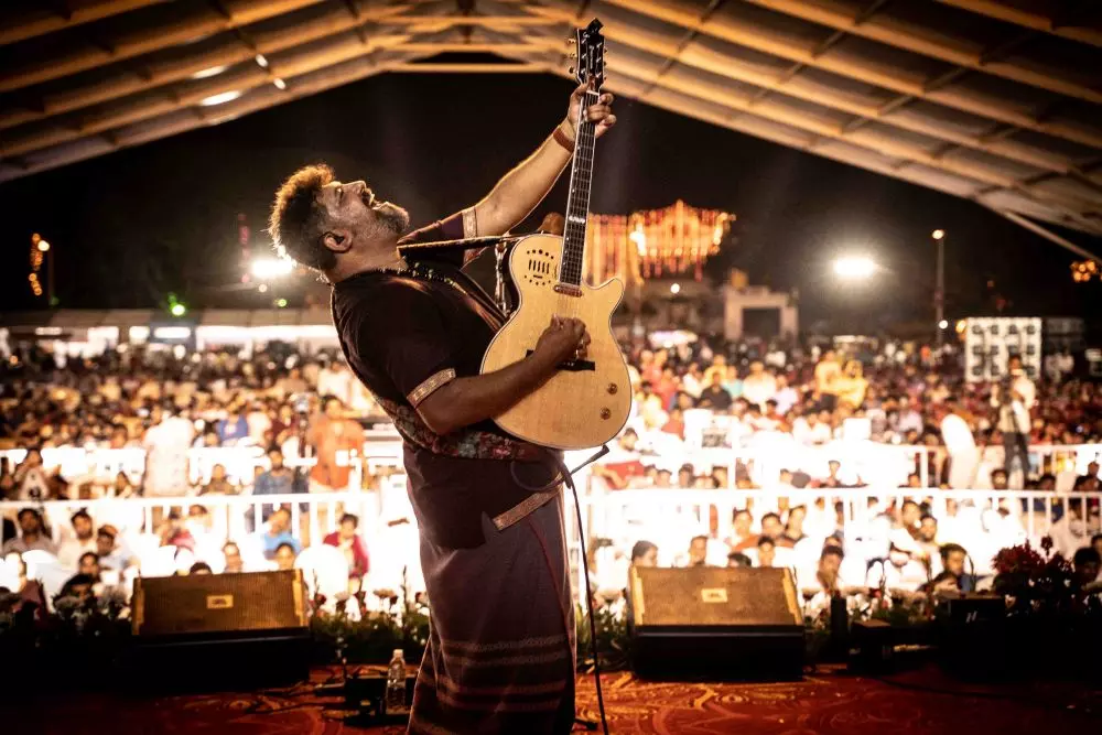 Raghu Dixit at a concert. Photo courtesy: raghudixit.com