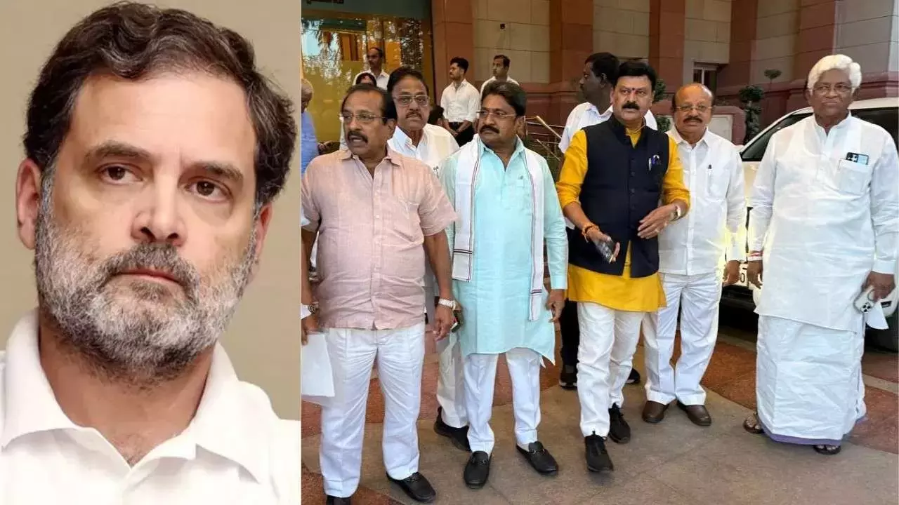 Amid Cabinet-reshuffle and CM-change calls, resignation and sackings rock Karnataka Cong