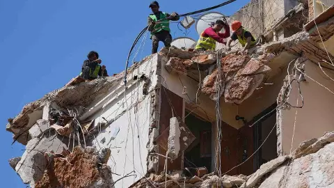 building in Beirut hit by Israeli airstrike building in Beirut hit by Israeli airstrike