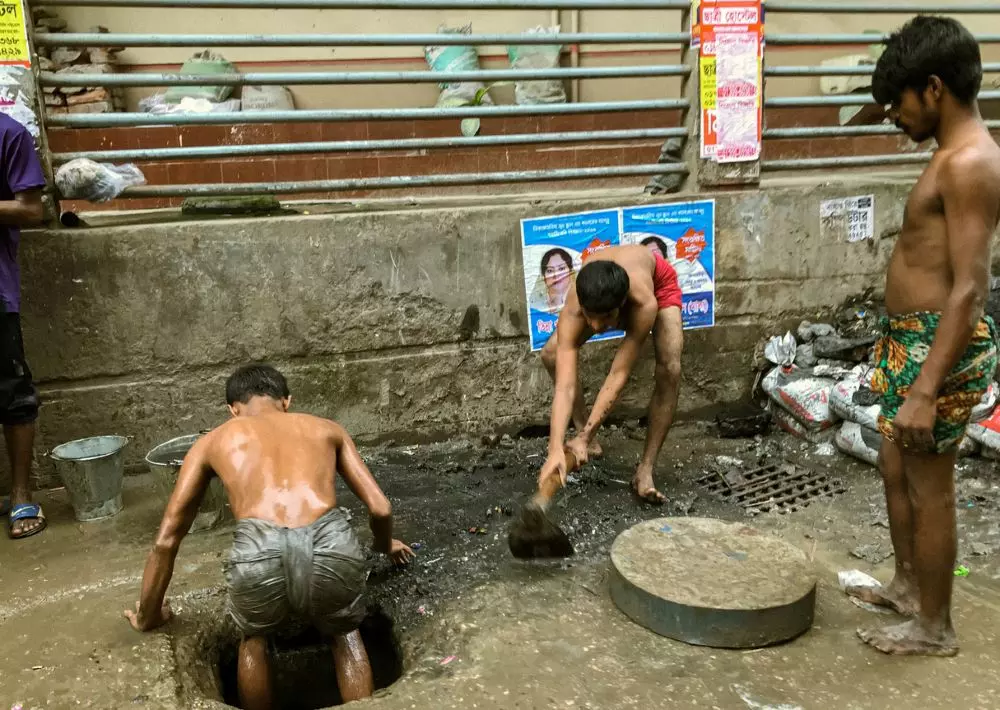 In 2023, the Safai Karmachari Andolan documented 102 deaths, while the government reported 65. In 2024, the numbers were 116 versus 54. In 2025, 121 deaths were recorded, but only 46 were acknowledged officially. Photo: iStock