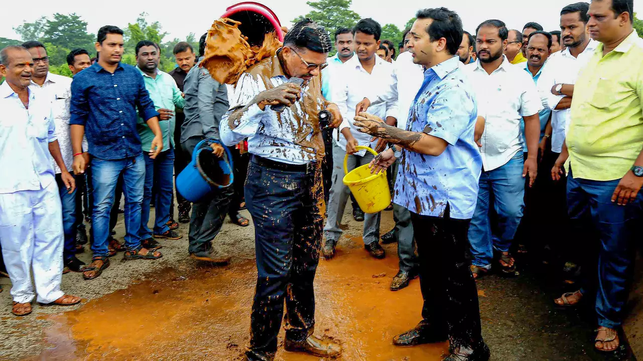 Nitesh Rane (right)