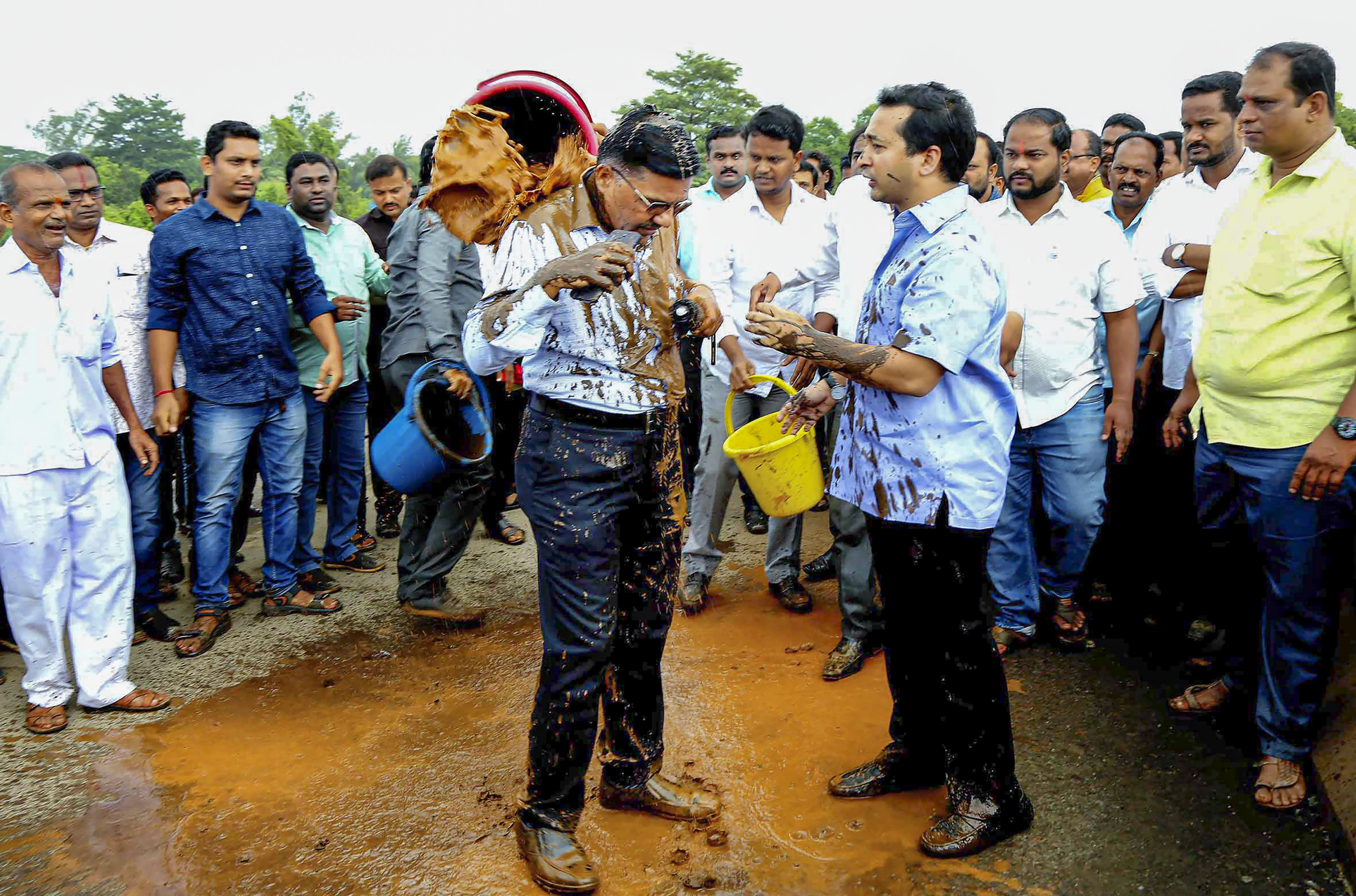 Court sentences BJP Minister Nitesh Rane to one month jail in 2019 ‘mud attack’ case