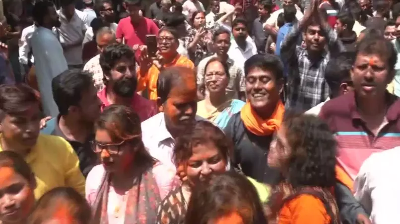 BJP workers celebrate in Bengal
