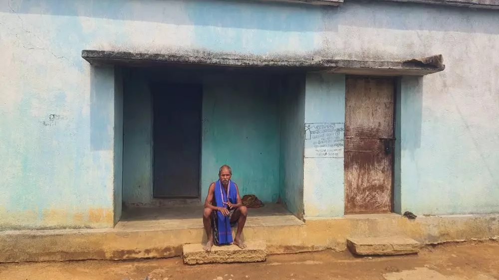How Jitu Munda — Odisha man who carried dead sister’s skeletal remains to bank — became ‘a VIP’