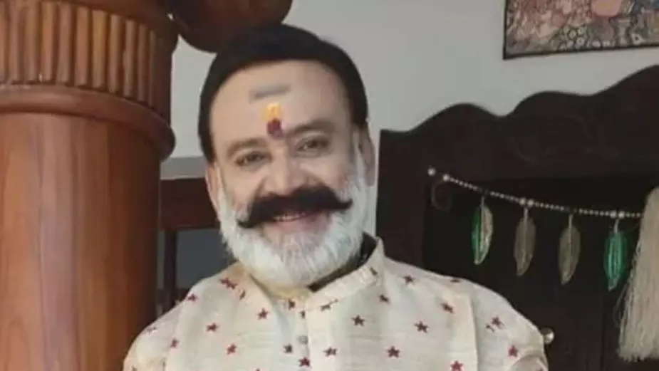 Veteran Malayalam actor Santhosh K Nayar killed in road accident Veteran Malayalam actor Santhosh K Nayar killed in road accident