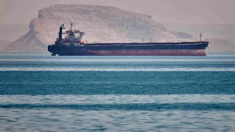 Iran warns US against attacks on its oil tankers Iran warns US against attacks on its oil tankers