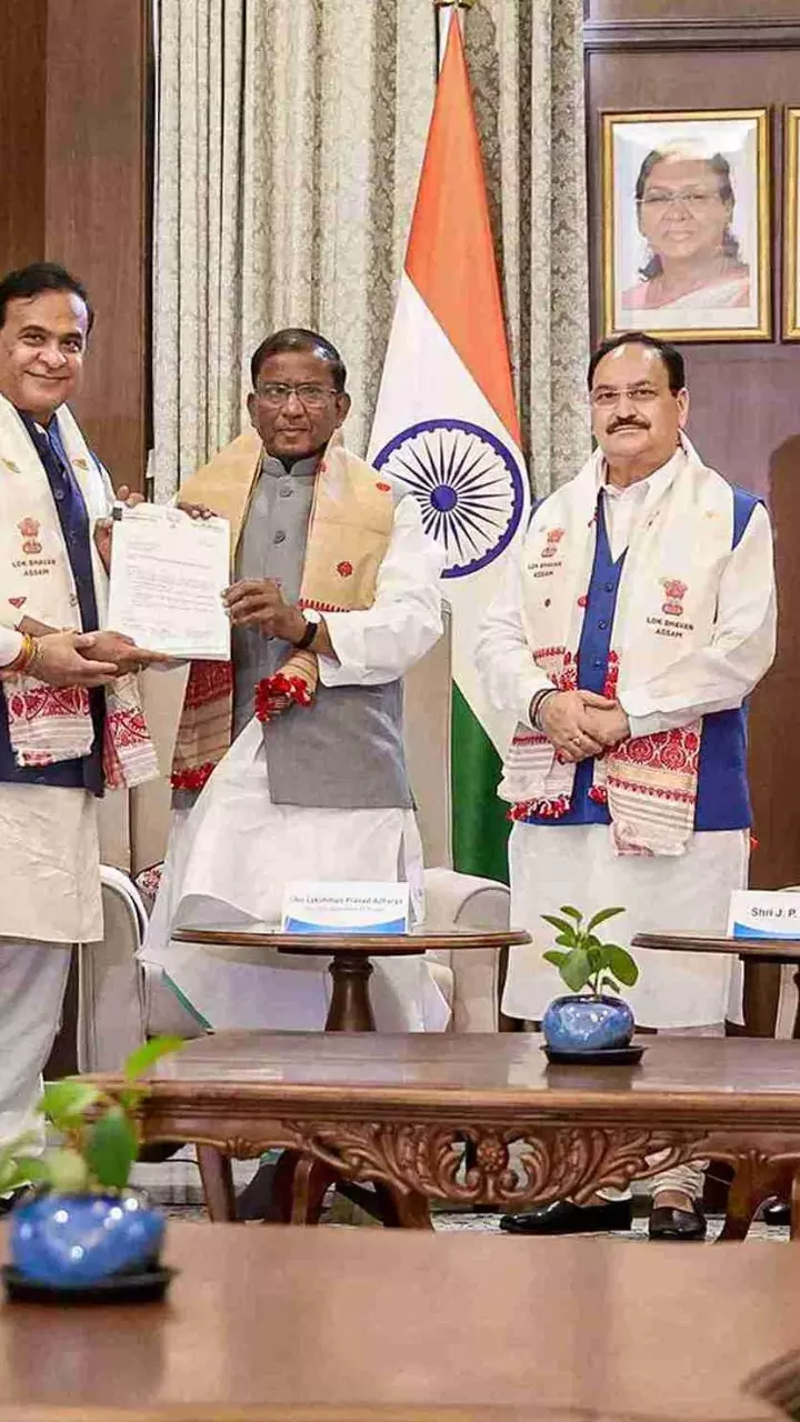 Himanta Biswa Sarma meets Assam governor Himanta Biswa Sarma meets Assam governor