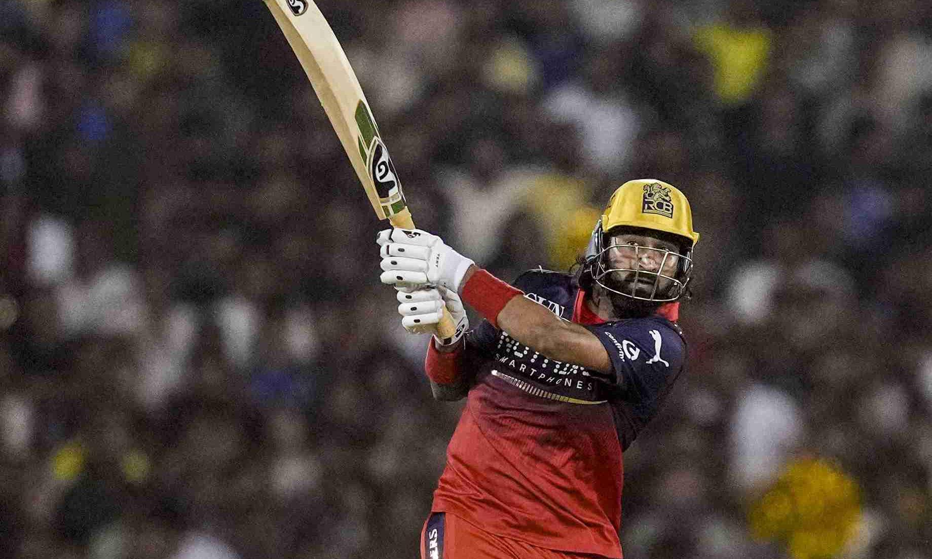 RCB knock out Mumbai Indians in last-ball thriller; Pandya, Bhuvneshwar shine