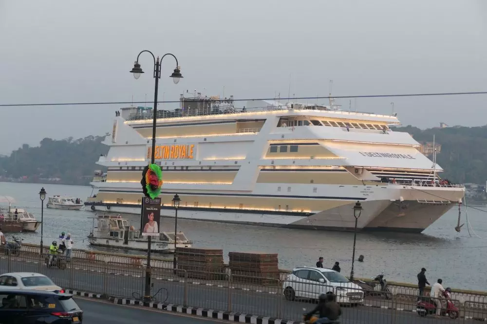 Deltin Royale (MV Horseshoe) temporarily relocated to near the Panjim river bank, opposite the Head Post Office. Photo: Chryselle D’Silva Dias