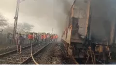 Fire breaks out on Thiruvananthapuram-Hazrat Nizamuddin Rajdhani Express Fire breaks out on Thiruvananthapuram-Hazrat Nizamuddin Rajdhani Express