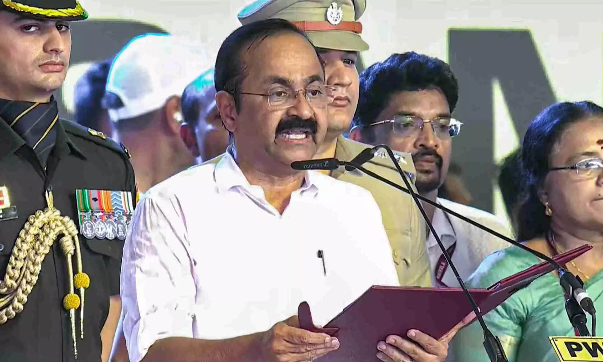 After TN, questions raised in Kerala over full Vande Mataram recital at CM swearing-in After TN, questions raised in Kerala over full Vande Mataram recital at CM swearing-in