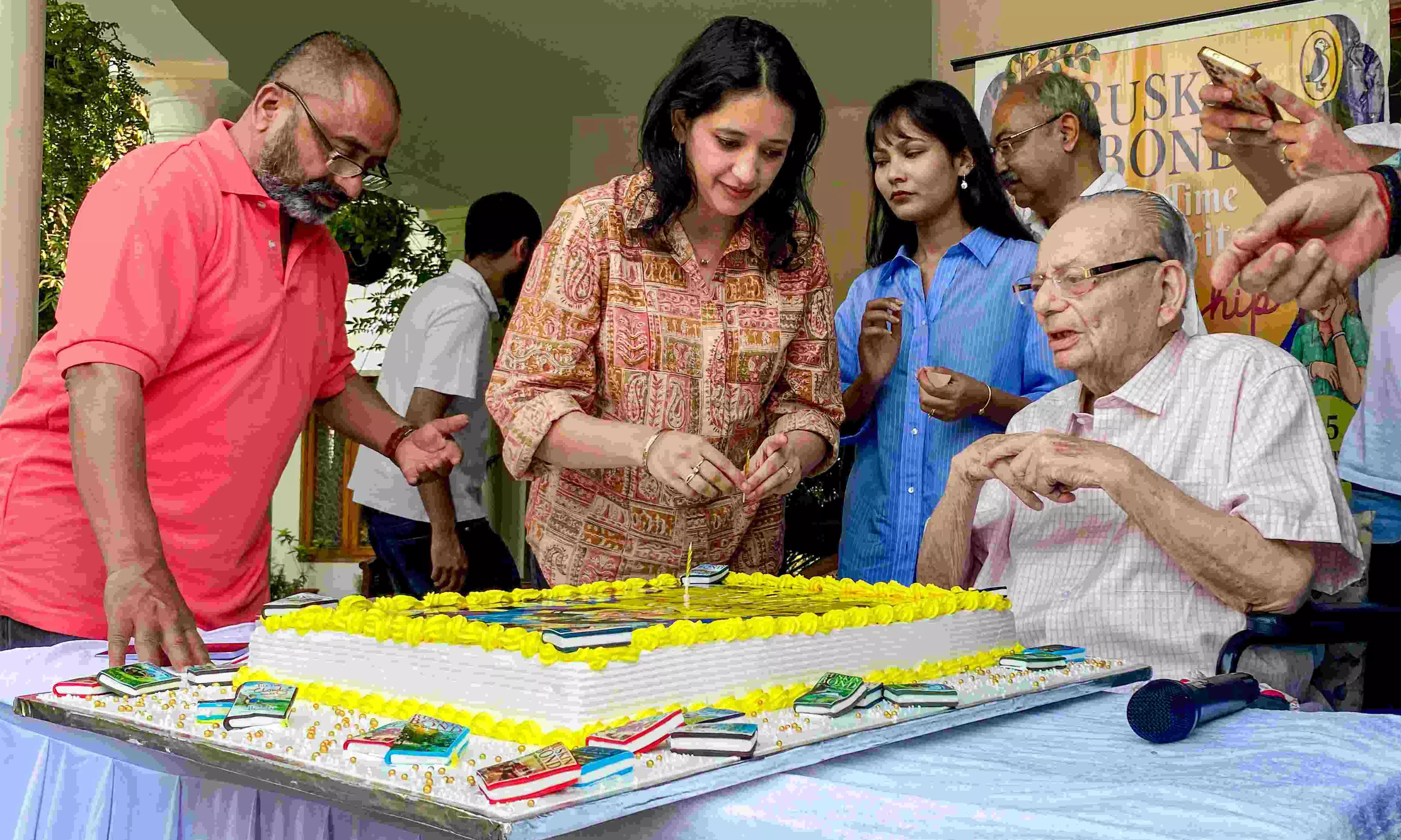 Author and poet Ruskin Bond Author and poet Ruskin Bond