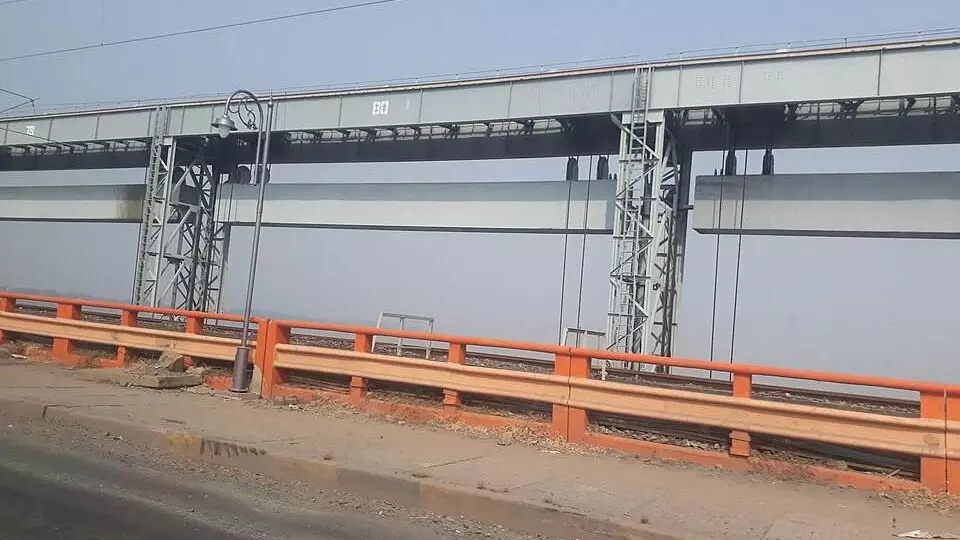 highway on Farakka barrage in West Bengal