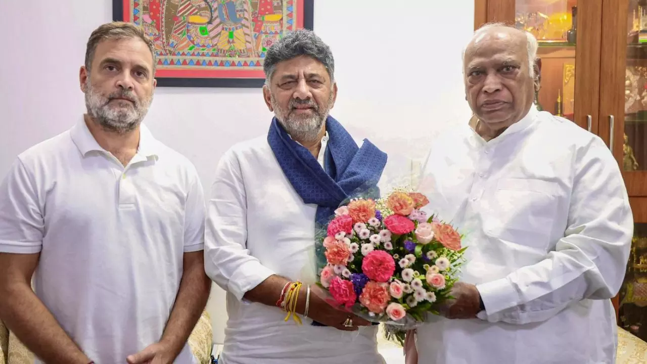 Karnataka cabinet talks hit hurdles as Siddaramaiah bats for his loyalists