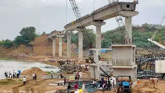 under-construction bridge in Hamirpur, UP