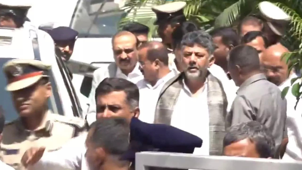 DK Shivakumar at Karnataka Lok Bhavan
