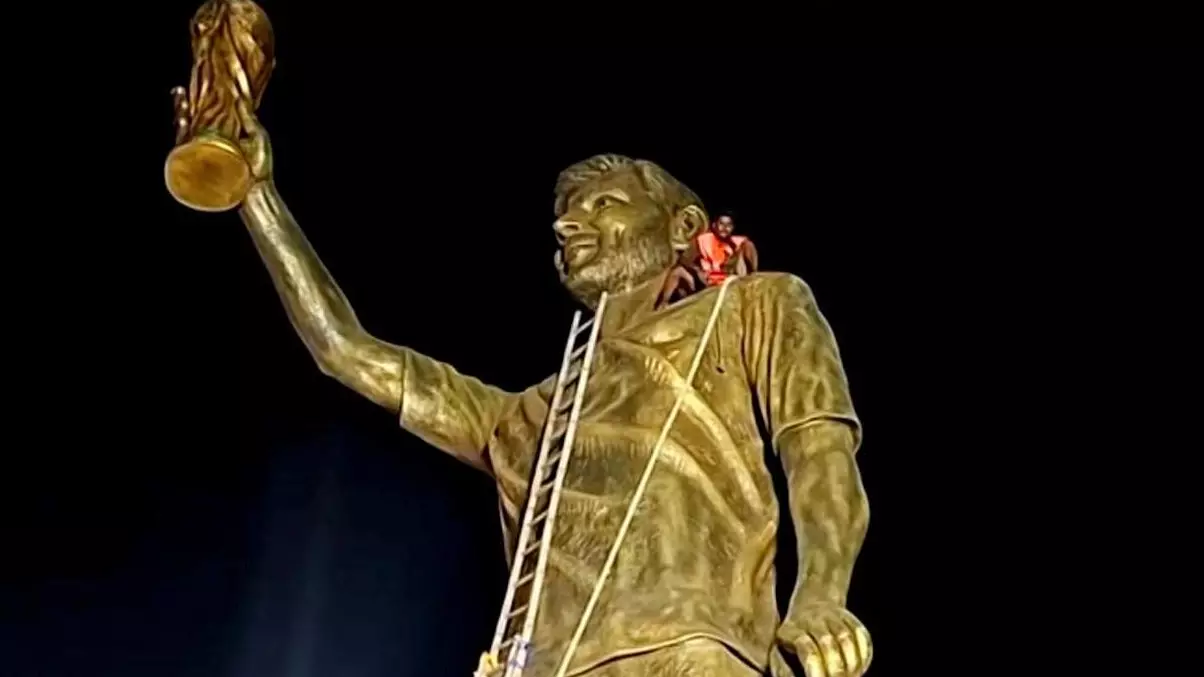 statue of Lionel Messi in Kolkata