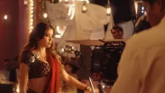Jahnvi Kapoor and the gaze of Peddis camera