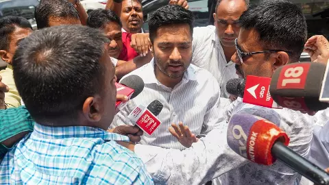 Abhishek Banerjee appears before ED for questioning in primary school jobs case Abhishek Banerjee appears before ED for questioning in primary school jobs case