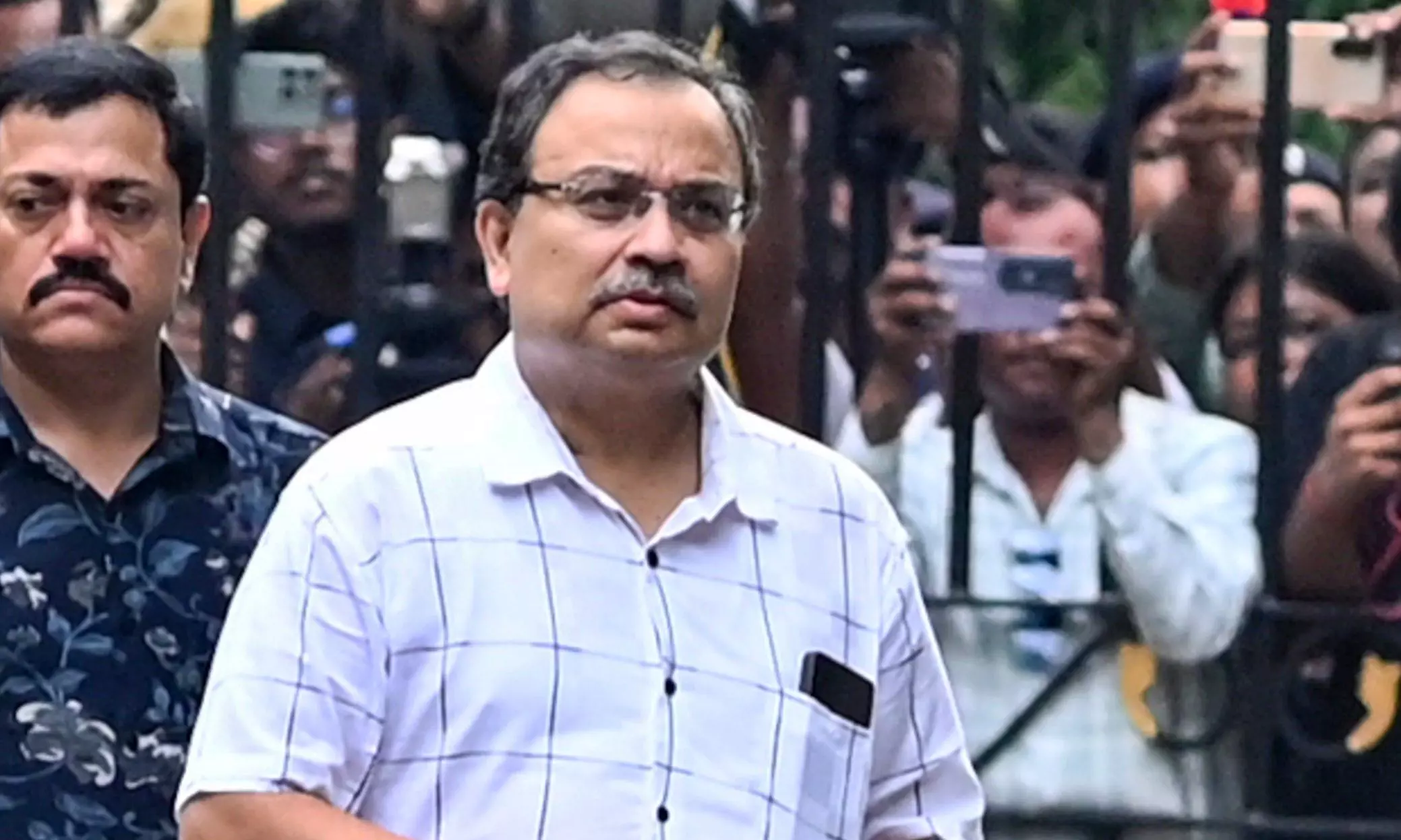 TMC MLA Kunal Ghosh egged outside Mamatas Kalighat home in Kolkata TMC MLA Kunal Ghosh egged outside Mamatas Kalighat home in Kolkata