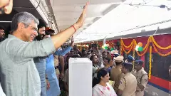 Ashwini Vaishnaw launching Pune-Shirdi Express