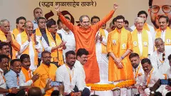Uddhav Thackeray (centre)