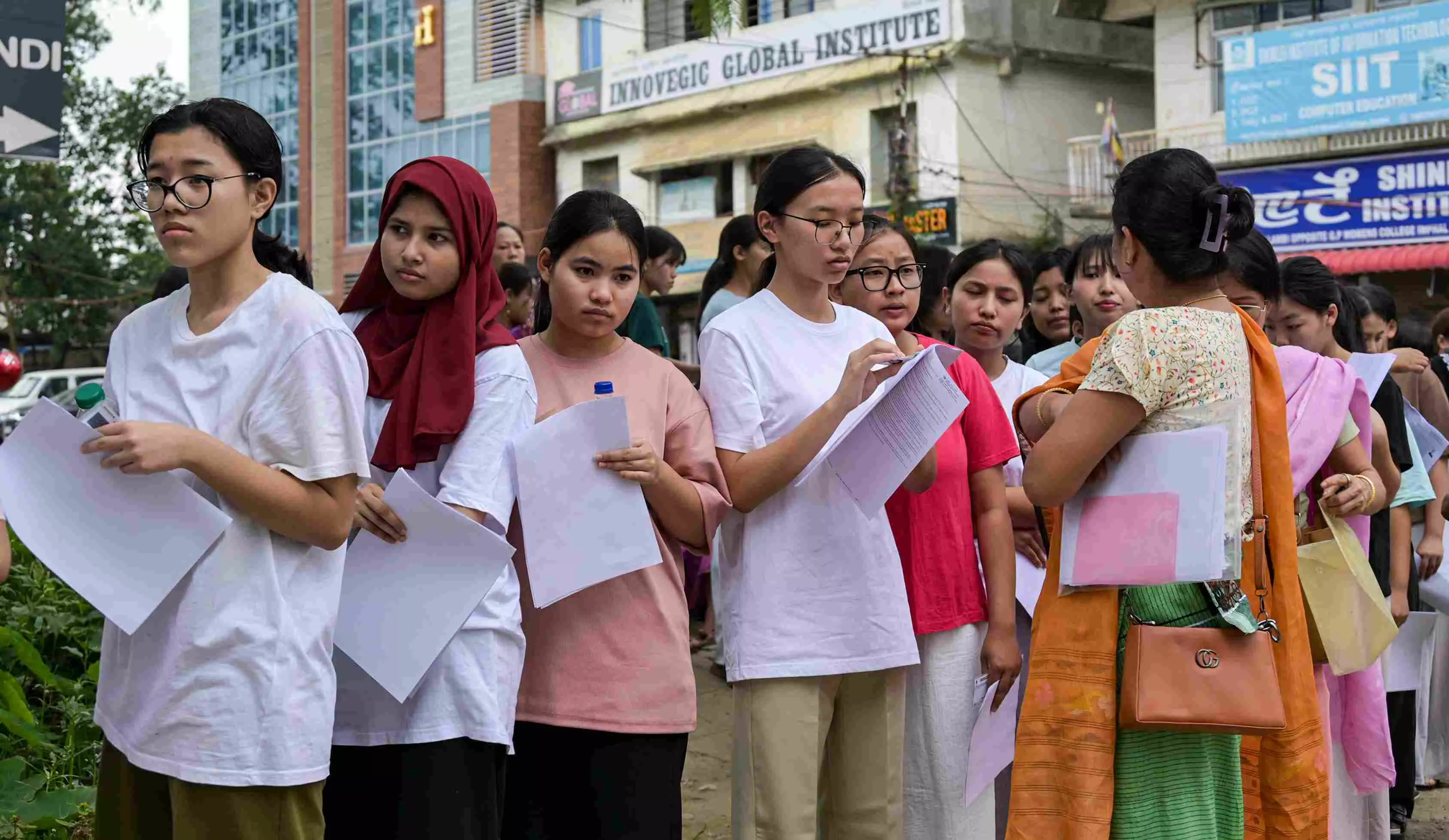 NEET-UG re-exam: Candidates begin arriving at centres amid tight security NEET-UG re-exam: Candidates begin arriving at centres amid tight security