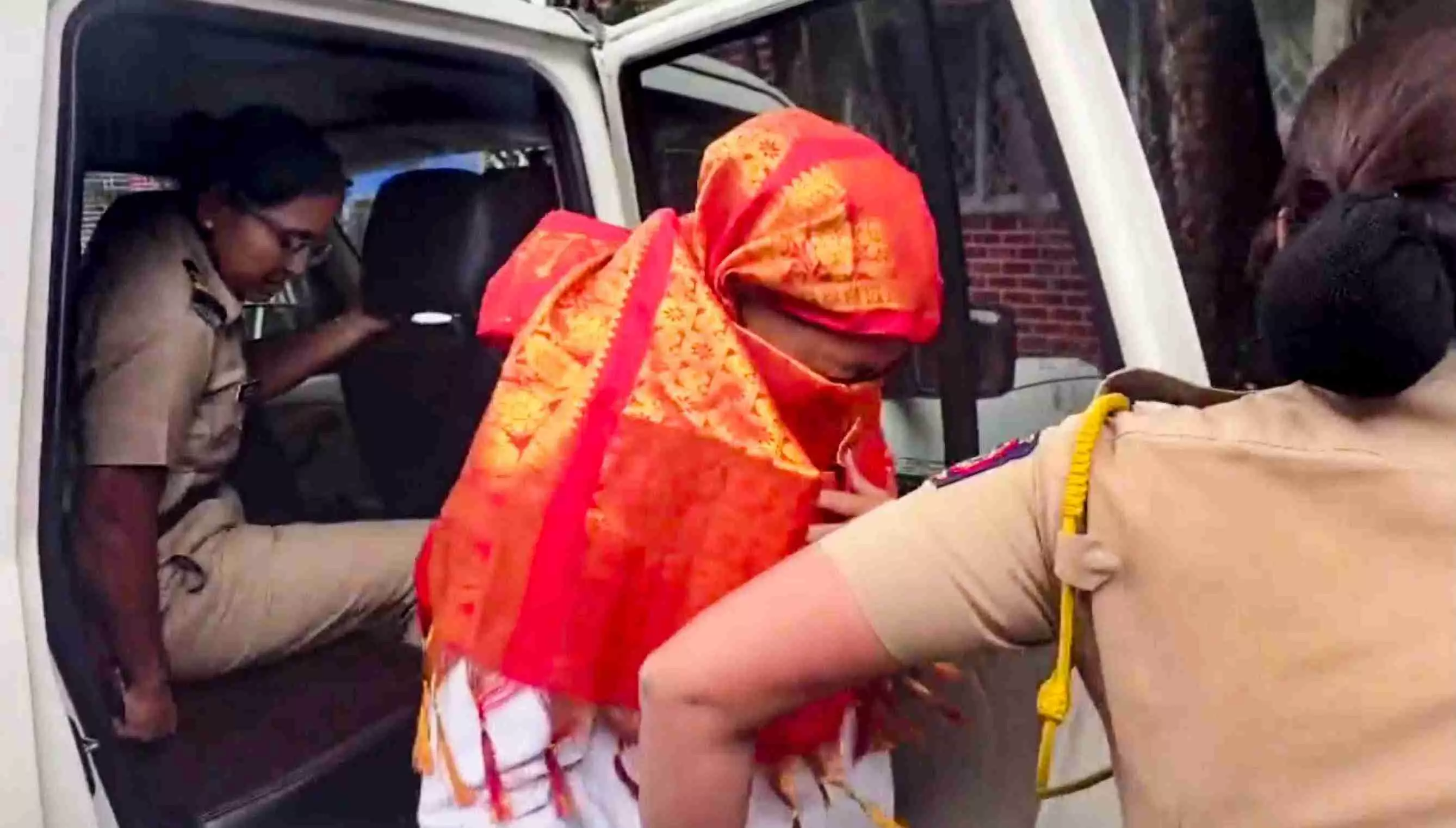 Lohagad murder accused made 2,000 phone calls, met at cafe before push: Police Lohagad murder accused made 2,000 phone calls, met at cafe before push: Police