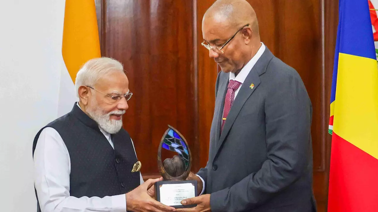 Narendra Modi Patrick Herminie