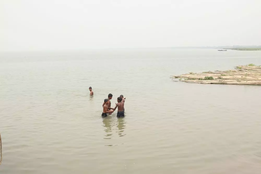 The river that sustains and swallows life in Panchanandapur, Malda. Photo: Abhishek Sharma