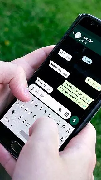 WhatsApp WhatsApp