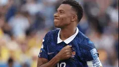 Mbappé scores twice to tie Messi for World Cup lead with 6 goals; France beats Sweden 3-0 Mbappé scores twice to tie Messi for World Cup lead with 6 goals; France beats Sweden 3-0