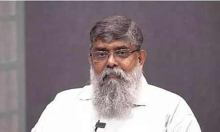 Senior journalist Rajagopal gets passport renewed; Kerala CM welcomes move Senior journalist Rajagopal gets passport renewed; Kerala CM welcomes move