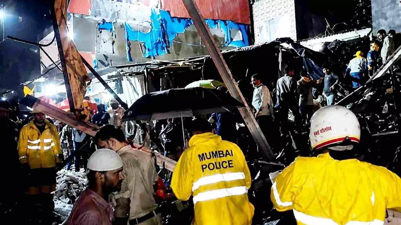 Mumbai’s Mankhurd building collapse leaves six dead; rescue operation underway