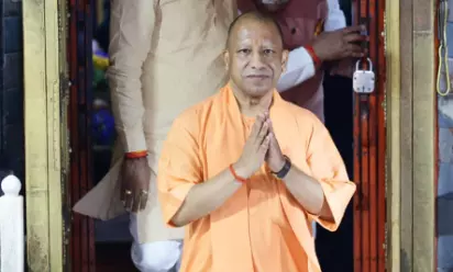 Yogi asks Kashi Vishwanath temple to create separate darshan route for Varanasi locals Yogi asks Kashi Vishwanath temple to create separate darshan route for Varanasi locals