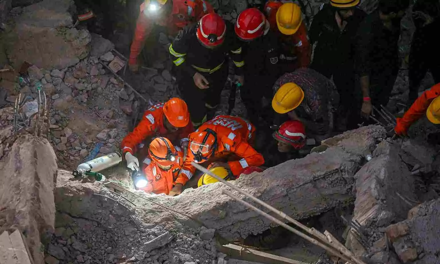 Delhi building collapse: Death toll rises to 3 as rescue operation ends in Rohini Delhi building collapse: Death toll rises to 3 as rescue operation ends in Rohini