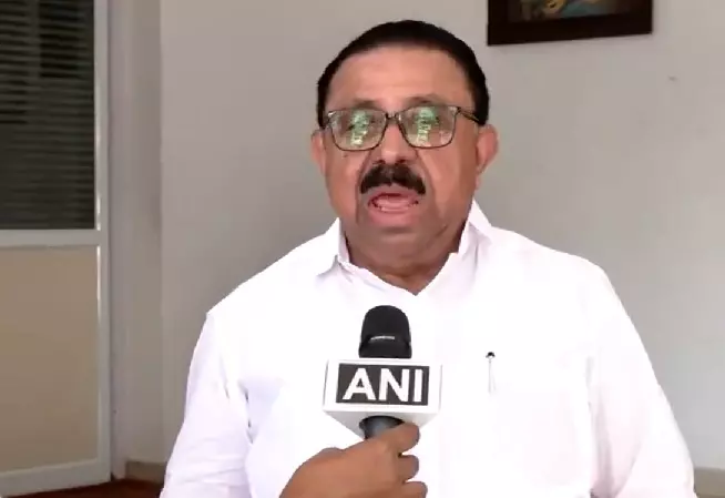 Suspend Wayanad tunnel work pending fresh study, says Cong leader; CPI(M) disagrees Suspend Wayanad tunnel work pending fresh study, says Cong leader; CPI(M) disagrees