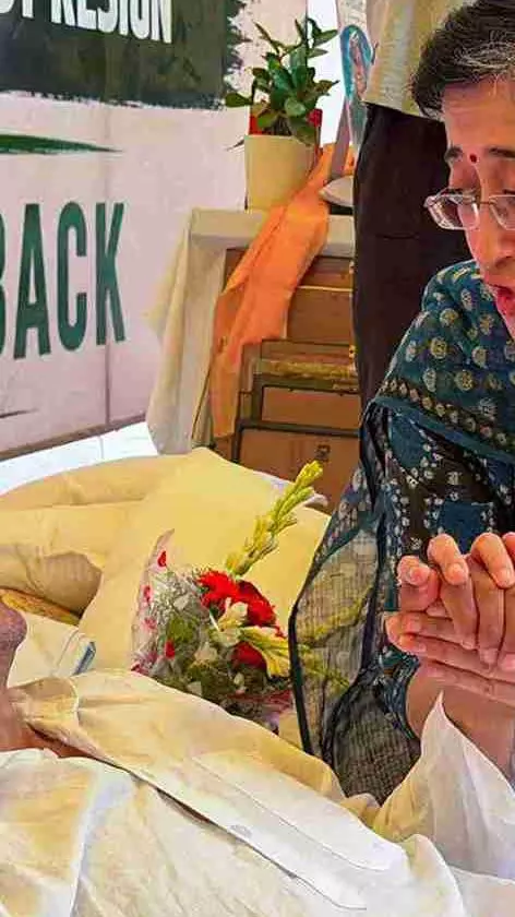 Eminent voices urge end to hunger strike as Wangchuk’s health worsens Eminent voices urge end to hunger strike as Wangchuk’s health worsens