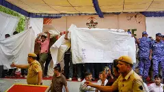 Cops in plain clothes, wall of white sheets: Protesters recall Wangchuk’s 5-min removal