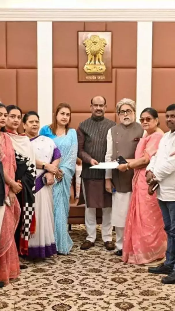 TMC rebel MPs face constitutional question