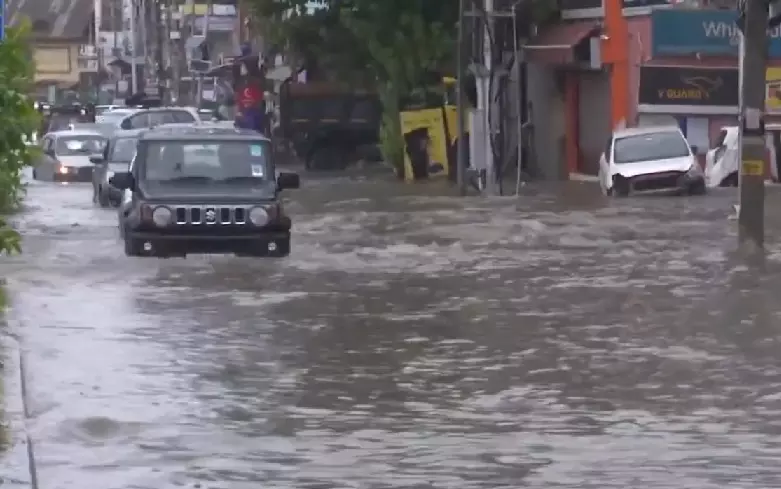 Heavy rains lash Jammu; all major pilgrimages suspended for third day Heavy rains lash Jammu; all major pilgrimages suspended for third day