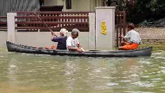 Heavy rain batters Kerala; IMD issues red alert for seven districts