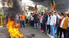 BJP workers block Ranchi roads, burn tyres over police crackdown on students