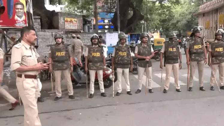 Cauvery row: Karnataka bandh largely peaceful; schools, shops open, police on alert