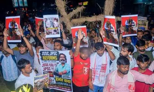 Jharkhand recruitment row: Job aspirants take out Tiranga Yatra in Ranchi Jharkhand recruitment row: Job aspirants take out Tiranga Yatra in Ranchi