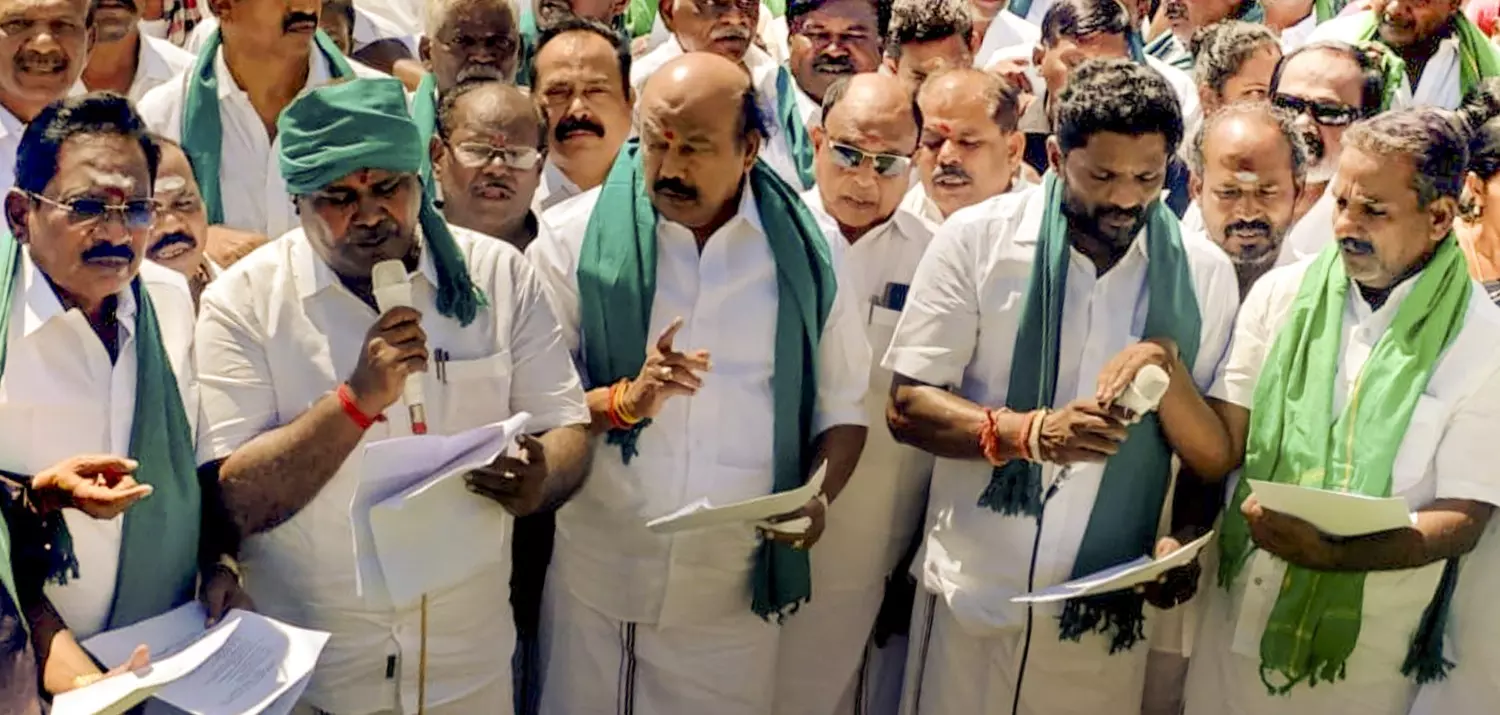 Cauvery row: Hopes rise for TN farmers as SC directs Karnataka to comply with CWMA order Cauvery row: Hopes rise for TN farmers as SC directs Karnataka to comply with CWMA order