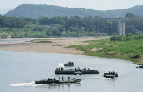 South Korean, US militaries shorten drills after Trump ordered reduction South Korean, US militaries shorten drills after Trump ordered reduction